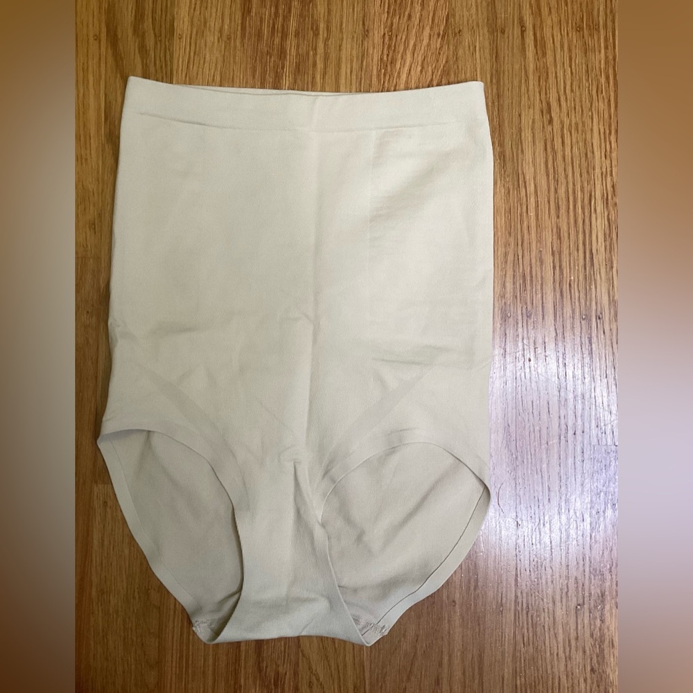 Jockey Cream High-Rise Shaping Panty, size Large